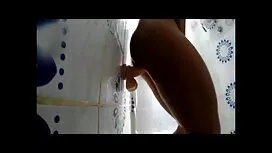 Người trông trẻ da đ ...