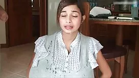 Cô ấy chưa bao giờ c ...