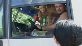 Nóng nga cô bé Petro ...