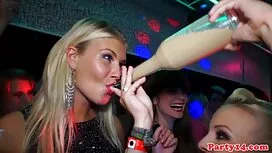 Megan Rain và mẹ kế  ...