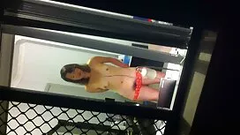 - Brett Rossi được c ...